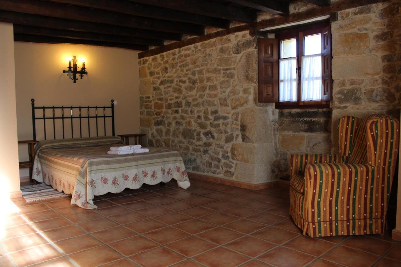 Casa Rural La Toba I Y II Bezana ภายนอก รูปภาพ